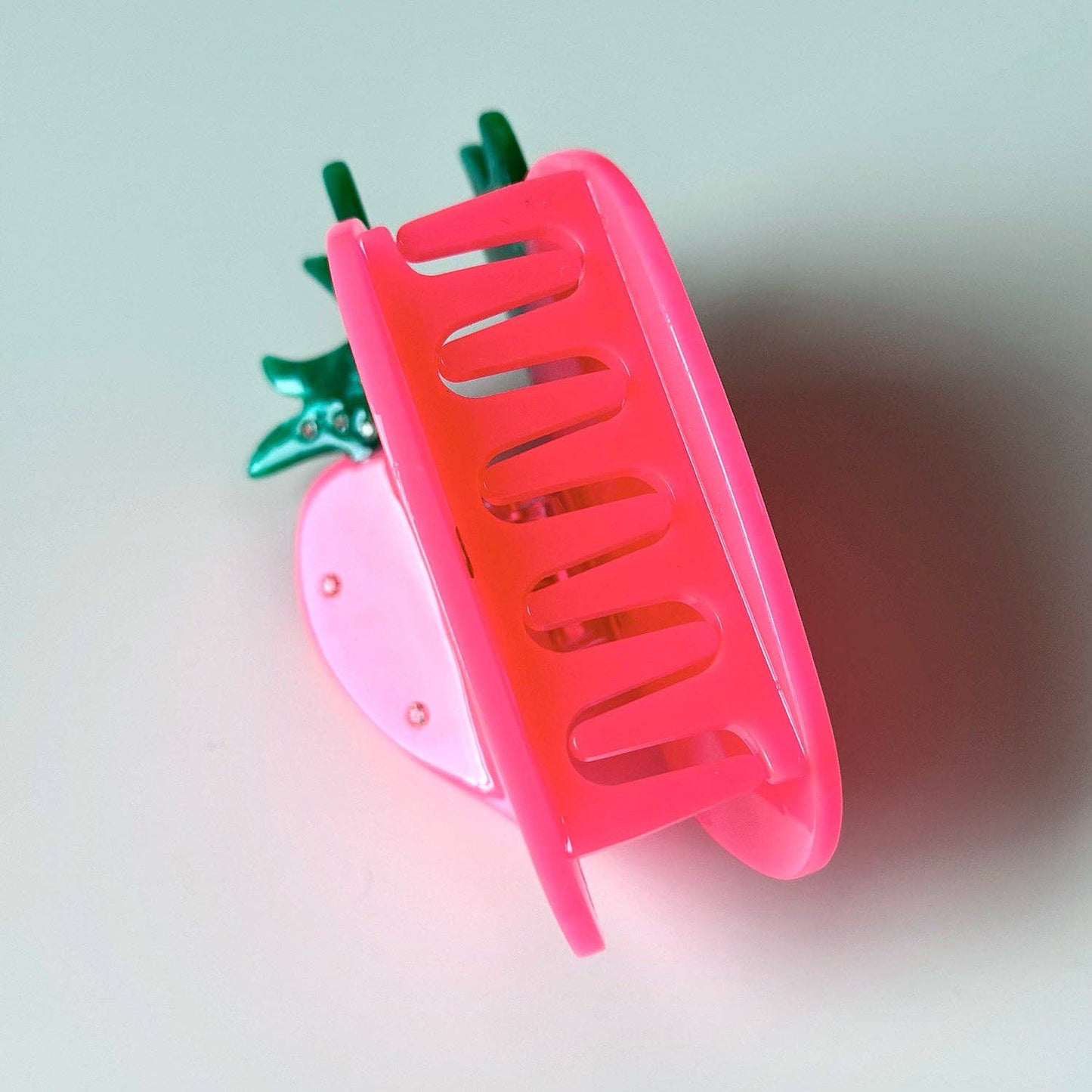 NEON STRAWBERRY Claw